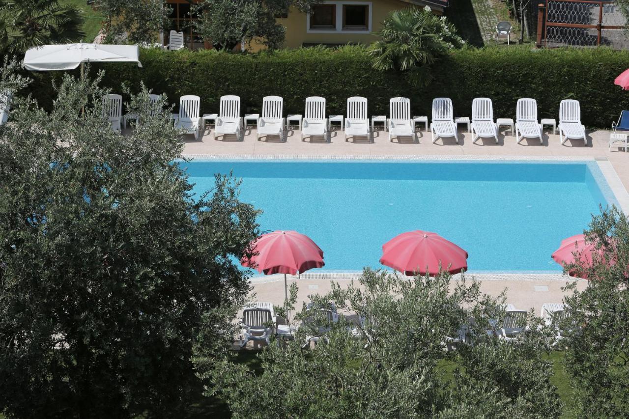 Hotel Villa Verde Torbole Sul Garda Exterior foto